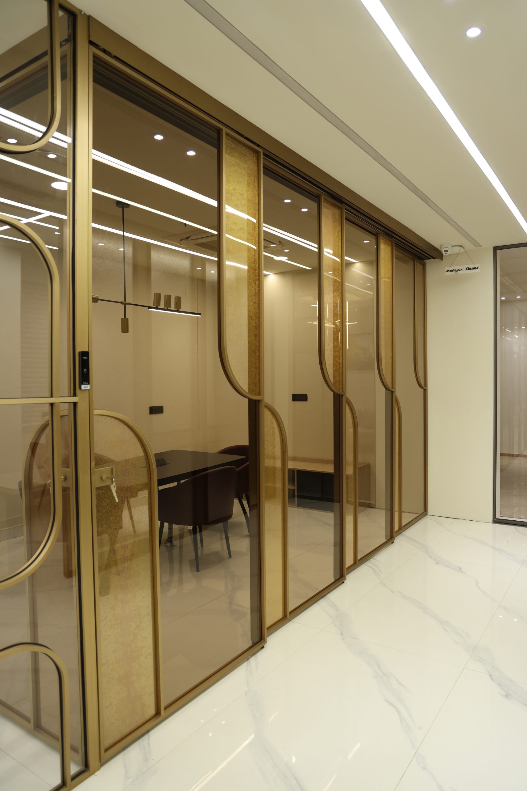 1 Fix + 3 Sliding Doors